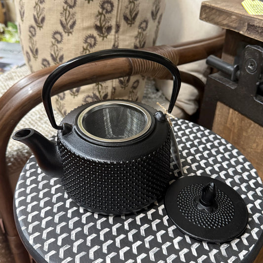 Emperor Cast Iron Hobnail Teapot - 750mL