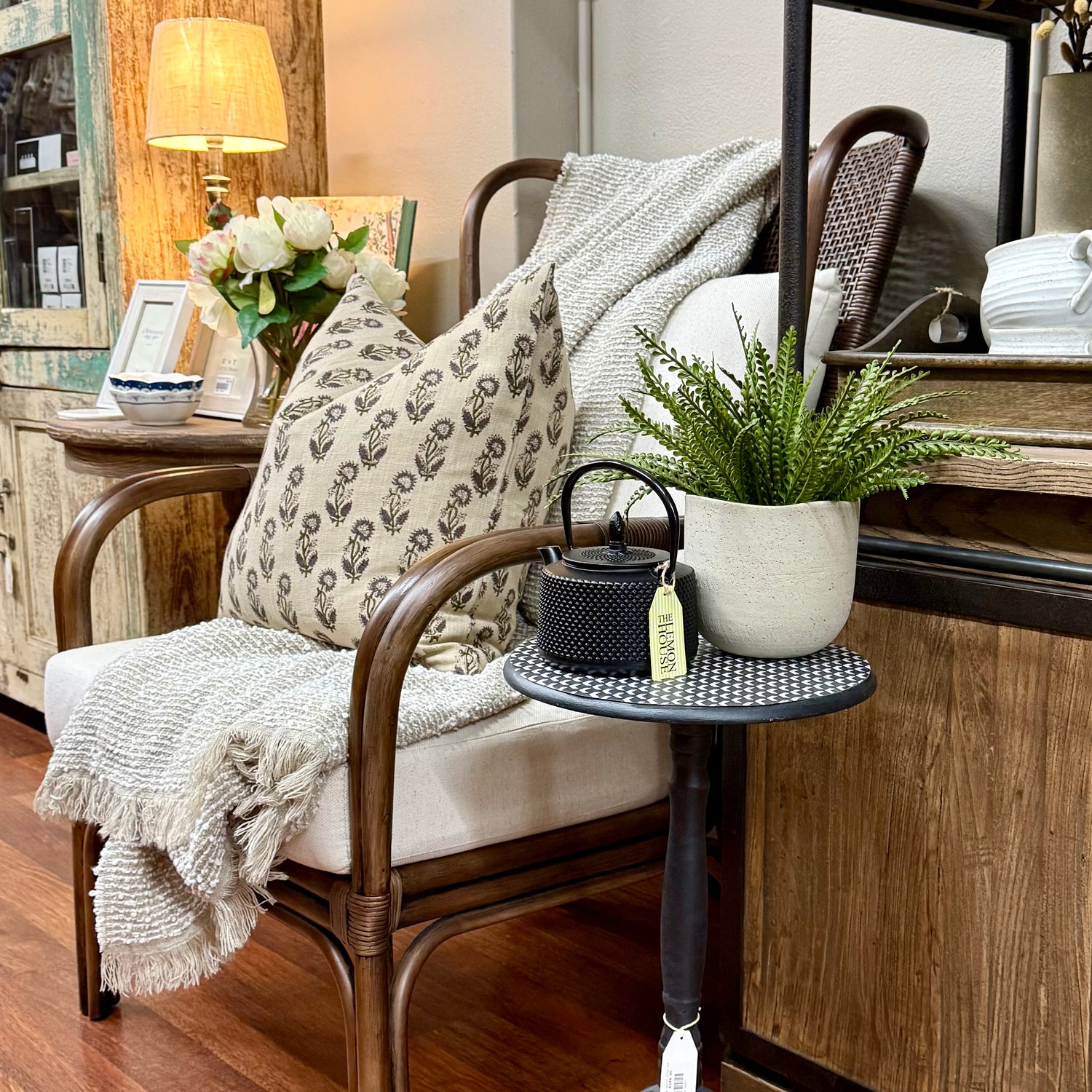 Furniture & Decor
