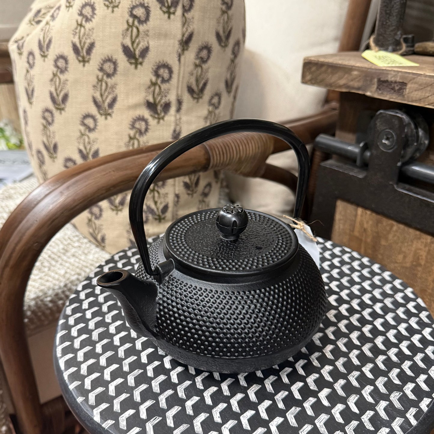 Hobnail Cast Iron Teapot - 600mL