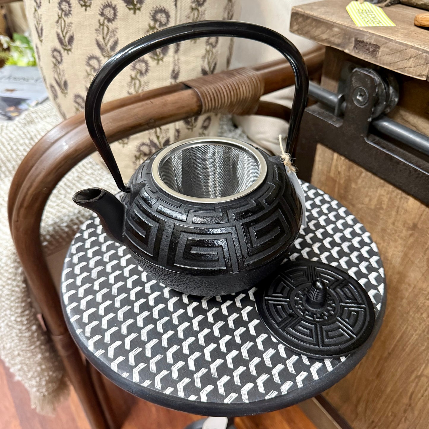 Majestic Cast Iron Teapot - 1.2L