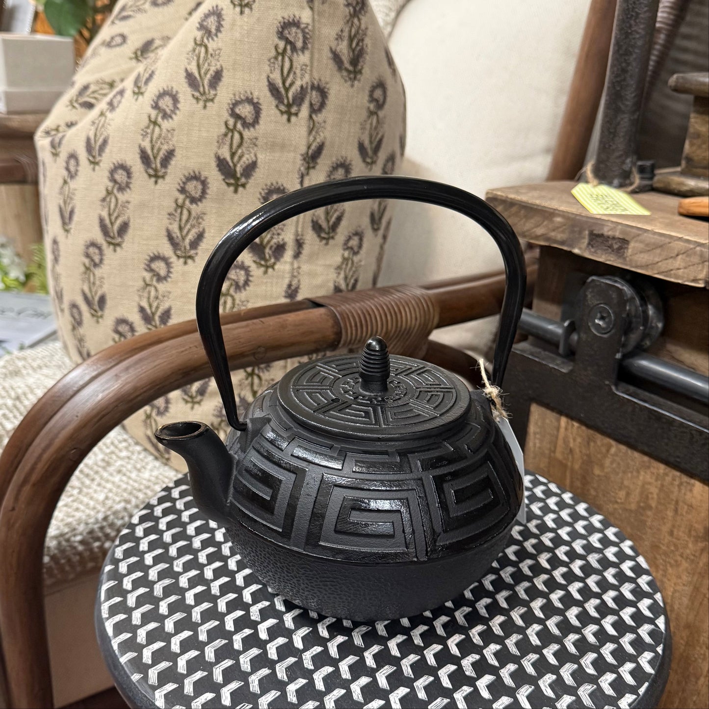 Majestic Cast Iron Teapot - 1.2L