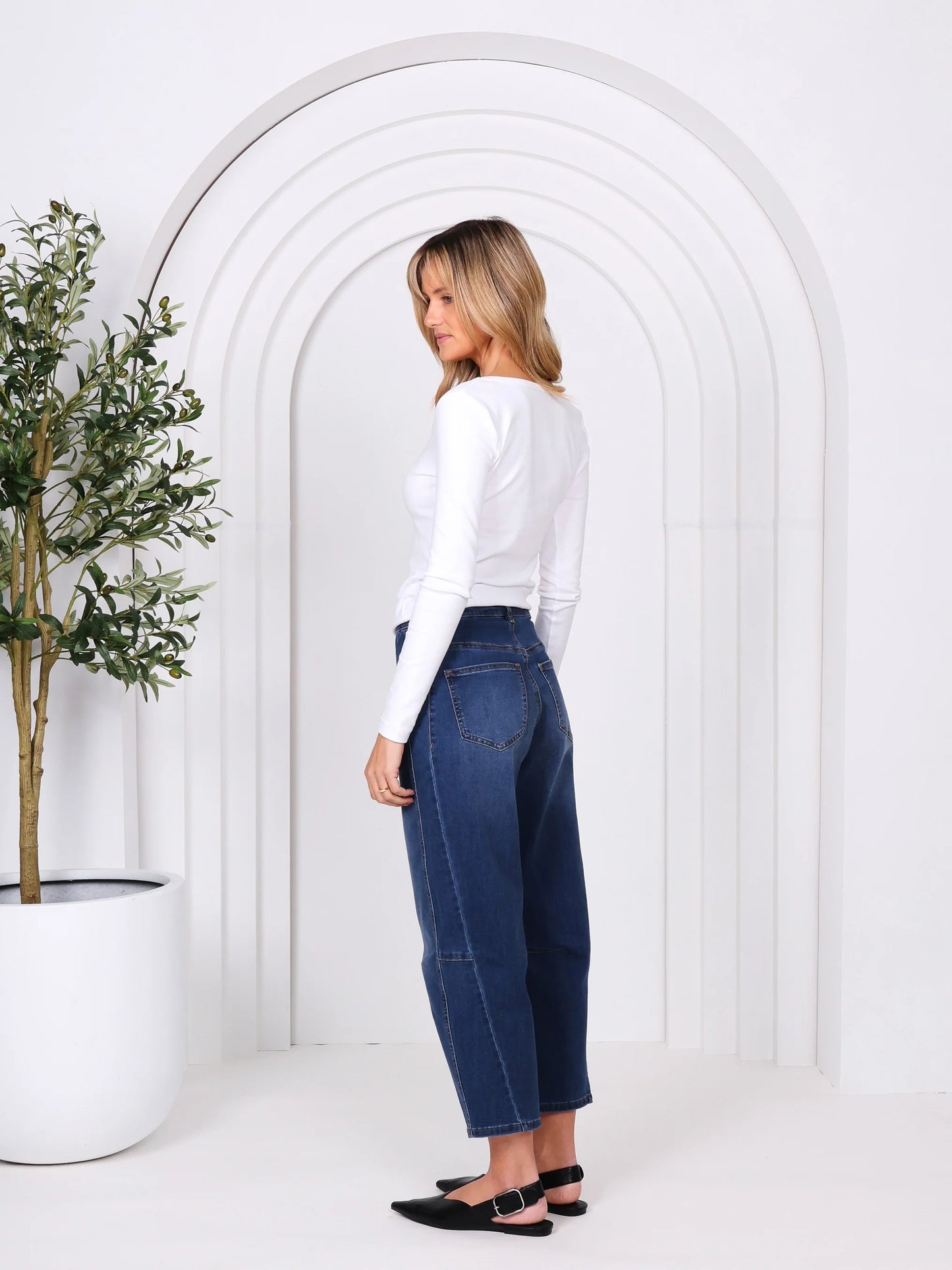 Toni Barrel Jeans - Dark Denim