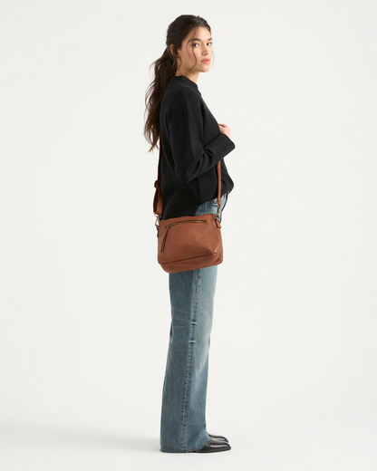 Juju & Co. Large Essential Pouch- Cognac